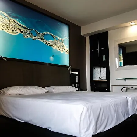 Hotel 4us Vip 4*